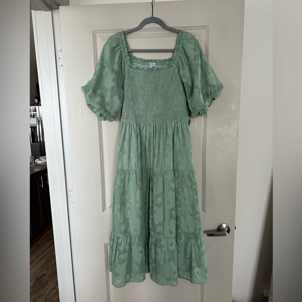 Puff sleeve midi dress